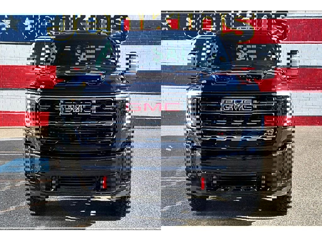 Used 2024 GMC Sierra 2500 AT4 image 3