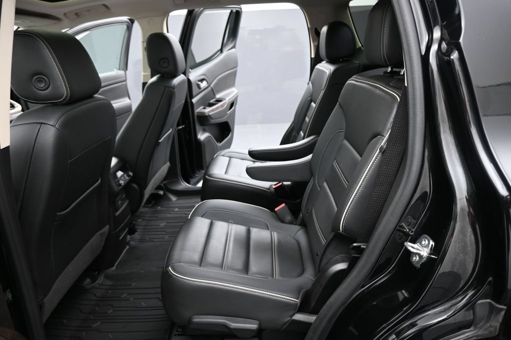 Used 2022 GMC Acadia Denali w/ Denali Ultimate Package AWD/4WD image 23