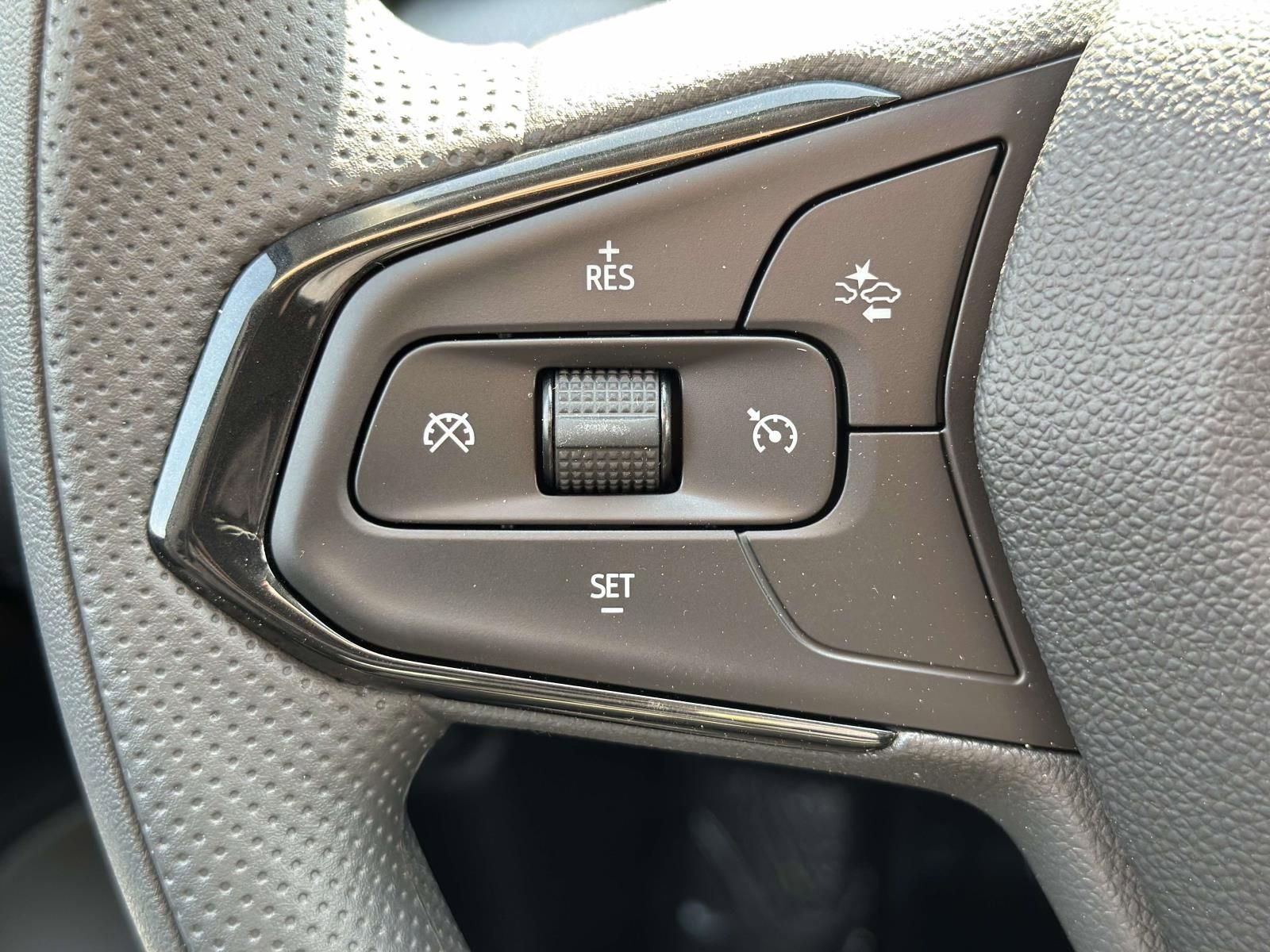 New 2026 Chevrolet Trax LS w/ Driver Confidence Package image 14