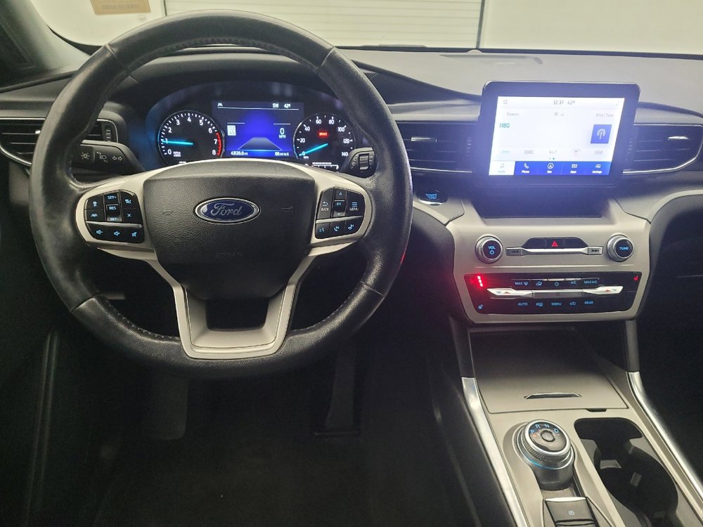 Used 2022 Ford Explorer XLT w/ Equipment Group 202A AWD/4WD image 22