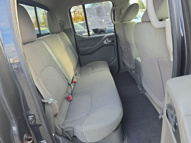 Used 2015 Nissan Frontier SV image 11