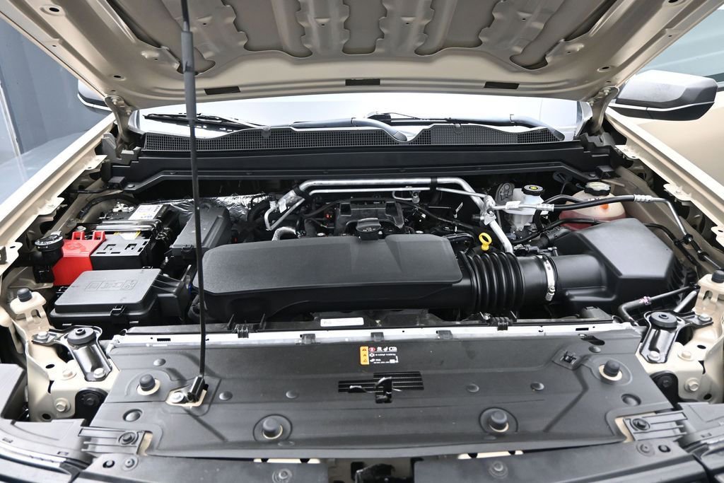 Used 2024 Chevrolet Colorado W/T RWD image 25