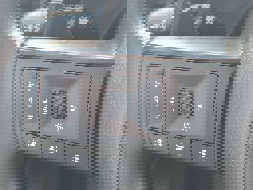 Certified 2023 Nissan Rogue S image 22