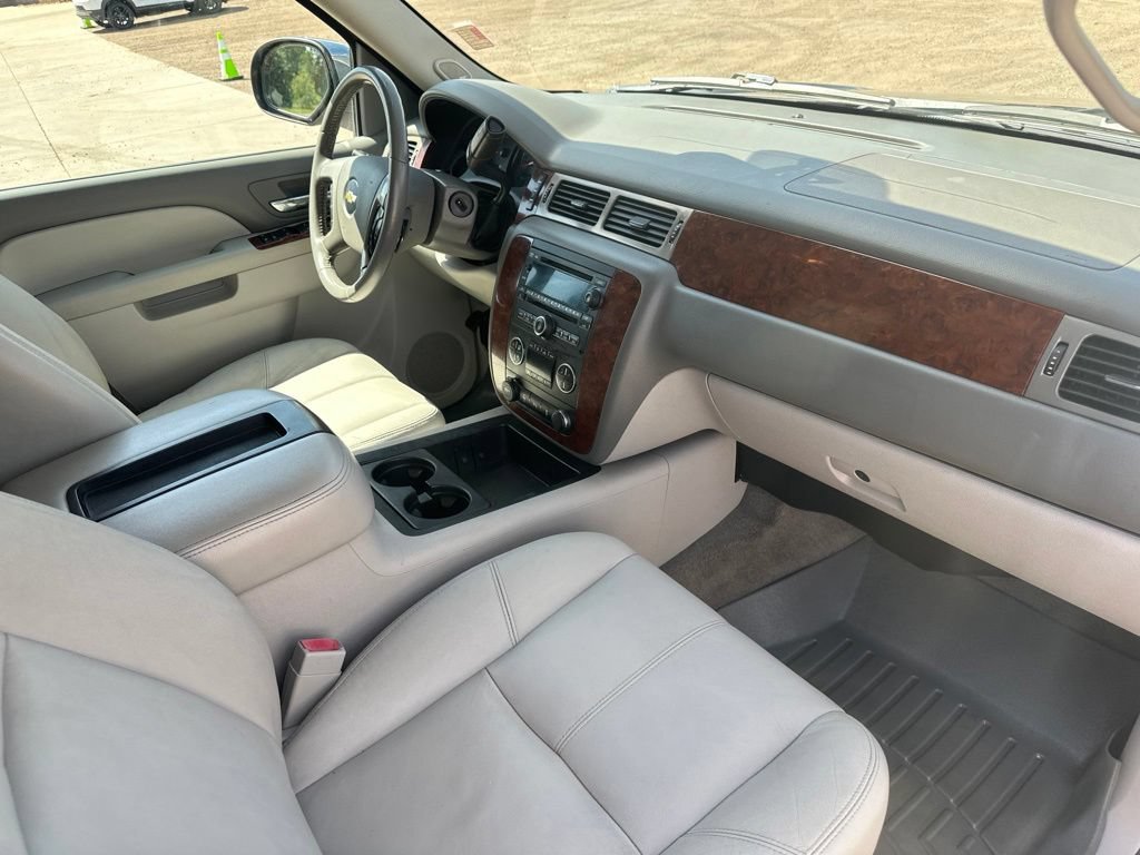 Used 2012 Chevrolet Suburban LT w/ All-Star Edition AWD/4WD image 30