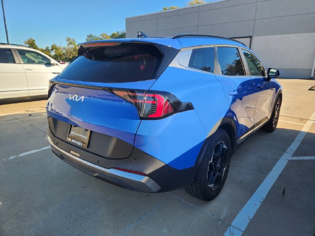 Certified 2026 Kia Sportage EX w/ EX Panorama Roof Package FWD image 4