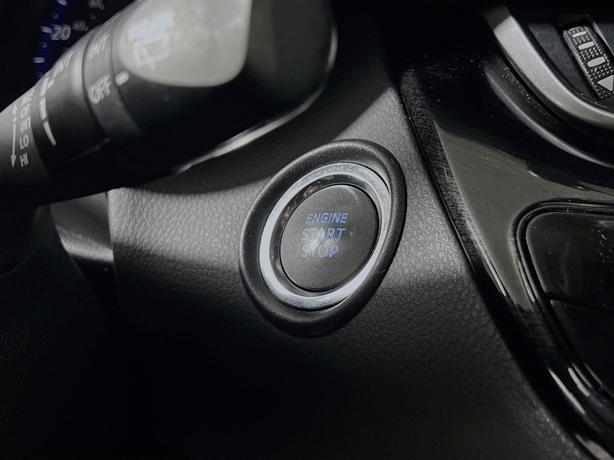 Used 2021 Toyota C-HR XLE image 23