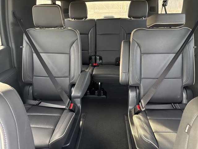Used 2025 Chevrolet Suburban Premier image 11