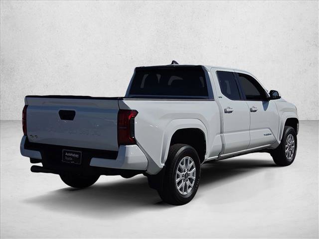 Certified 2024 Toyota Tacoma SR5 AWD/4WD image 5