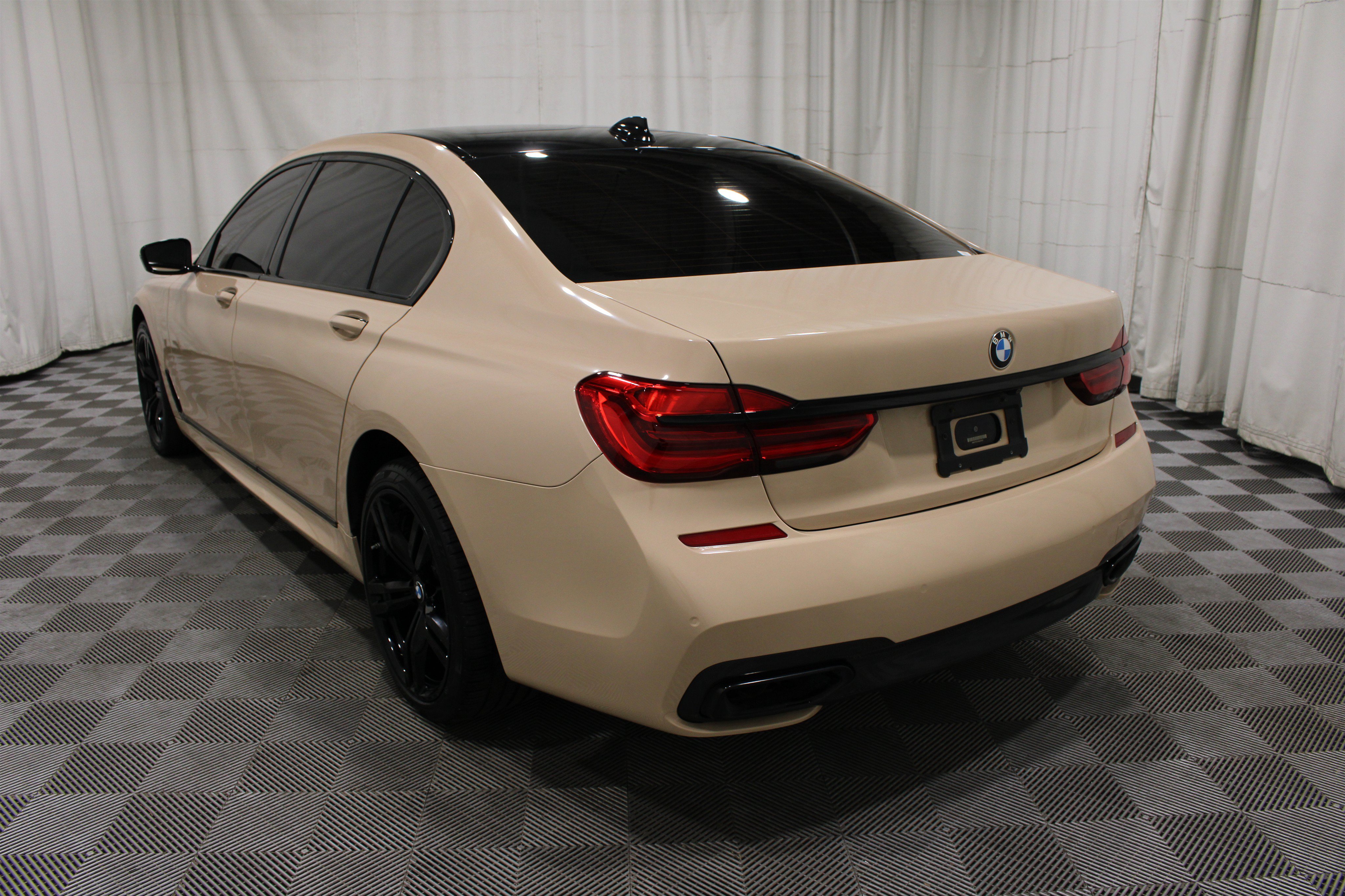 Used 2019 BMW 750i xDrive w/ M Sport Package AWD/4WD image 34