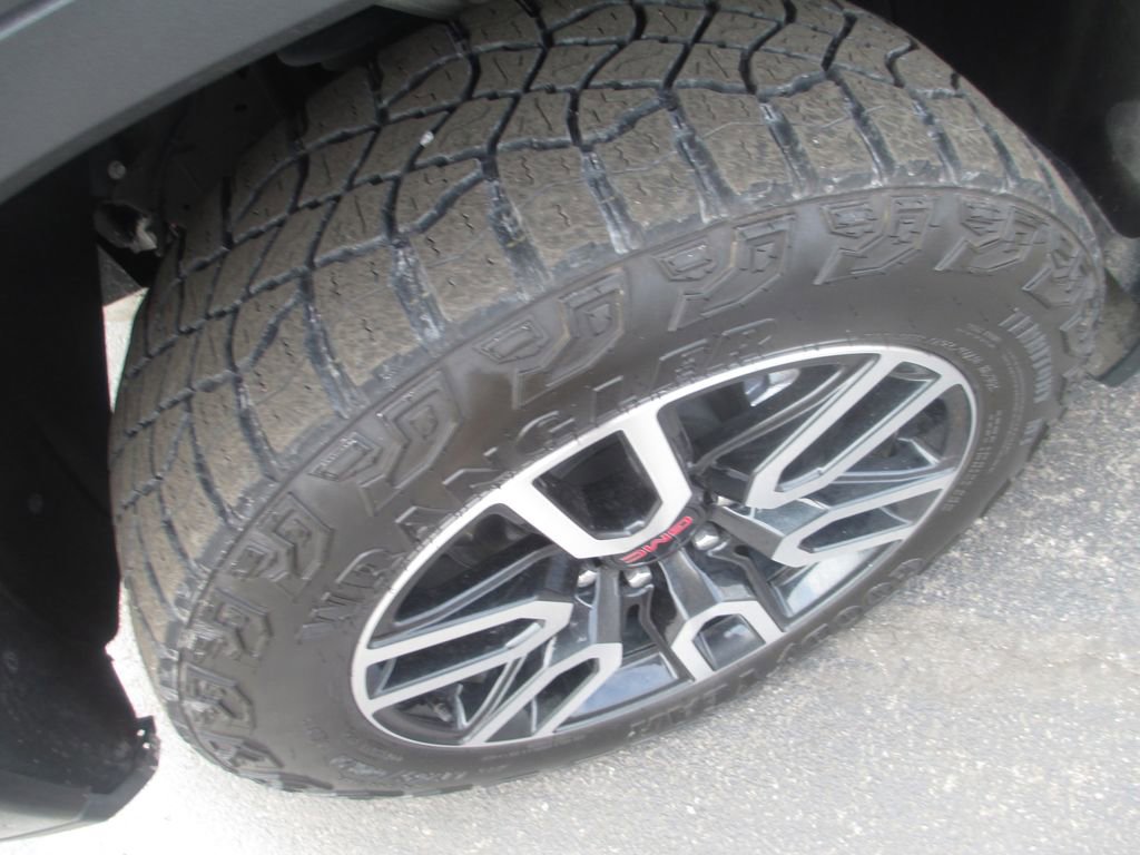 Used 2023 GMC Sierra 1500 AT4 w/ AT4 Premium Package AWD/4WD image 16