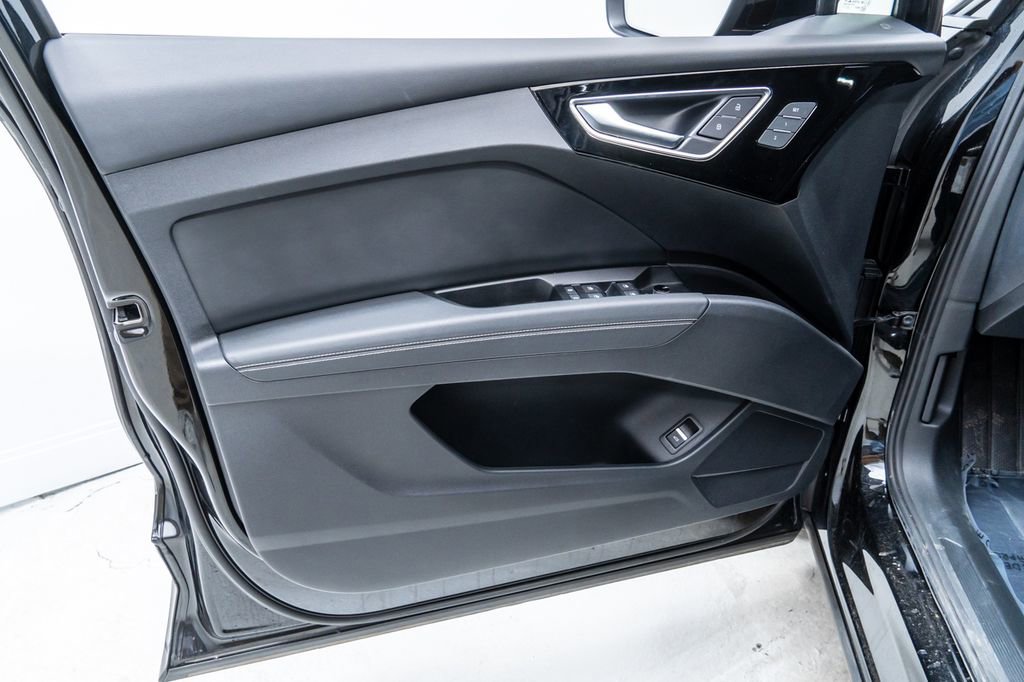 Used 2023 Audi Q4 e-tron Prestige image 23