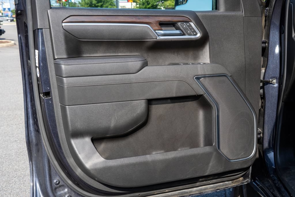 Used 2025 GMC Sierra 1500 SLT AWD/4WD image 10