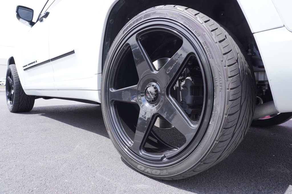 Used 2025 Jeep Grand Cherokee L Summit AWD/4WD image 6