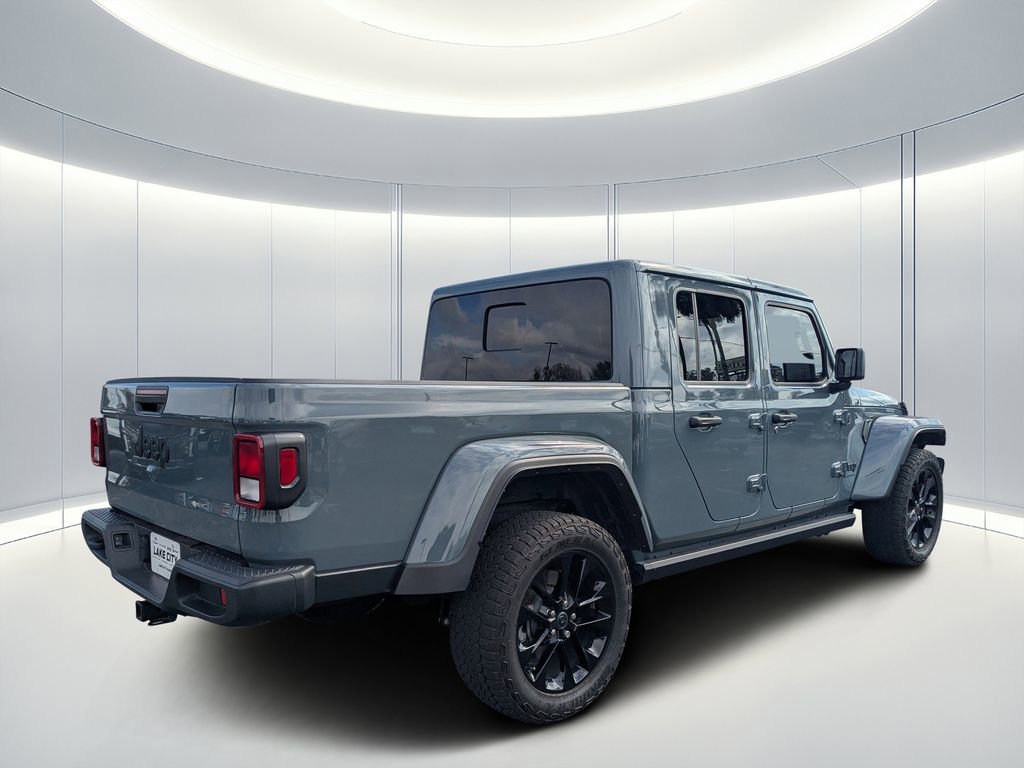 Used 2025 Jeep Gladiator Sport image 3