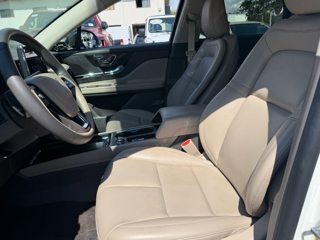 Certified 2022 Lincoln Corsair FWD image 11