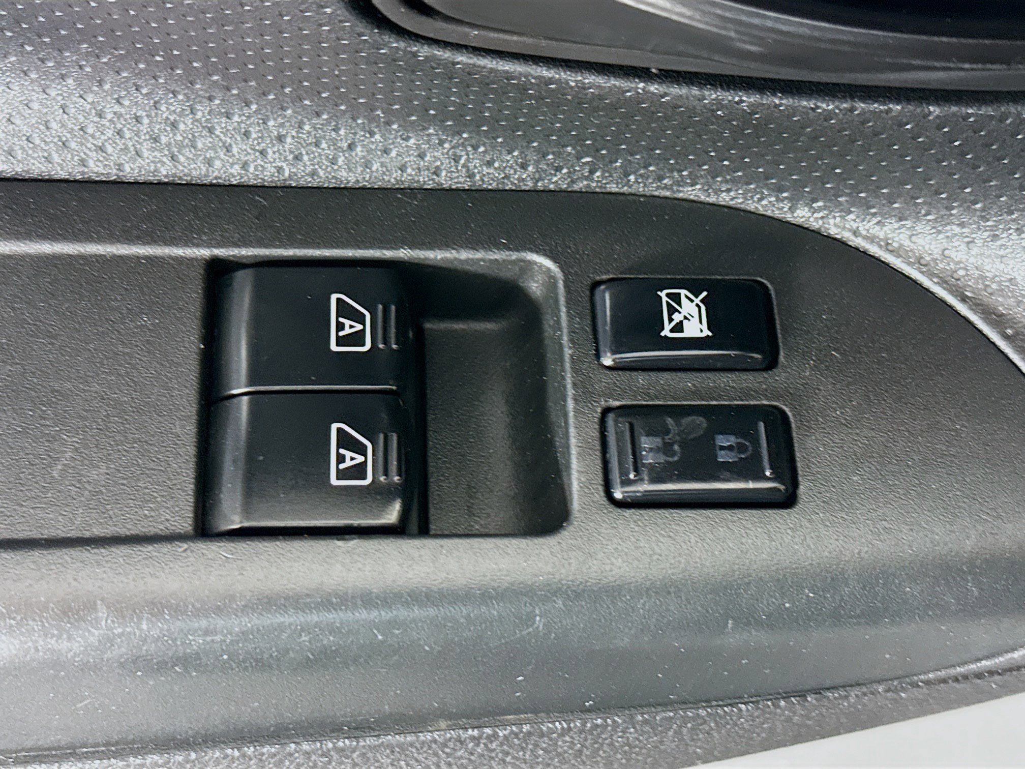 Used 2020 Nissan NV200 S image 23