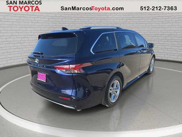 Used 2024 Toyota Sienna Limited image 5