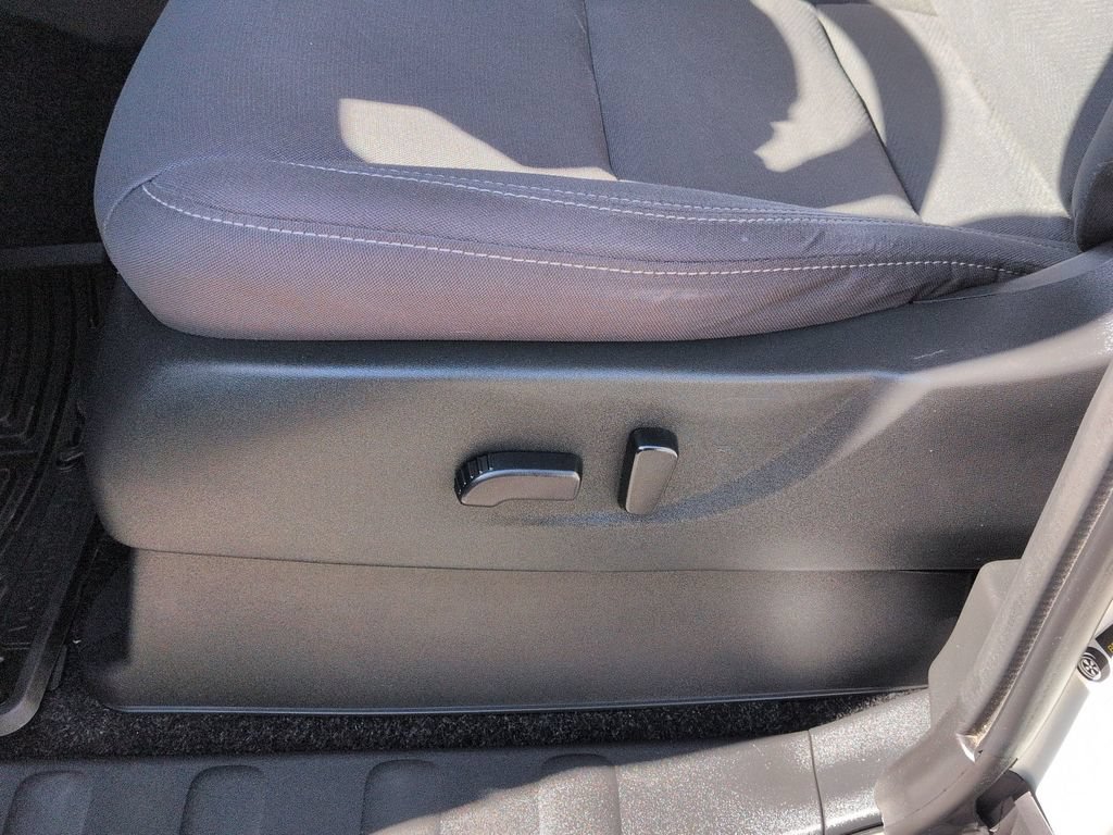 Used 2024 Nissan Frontier SV w/ SV Convenience Package AWD/4WD image 12