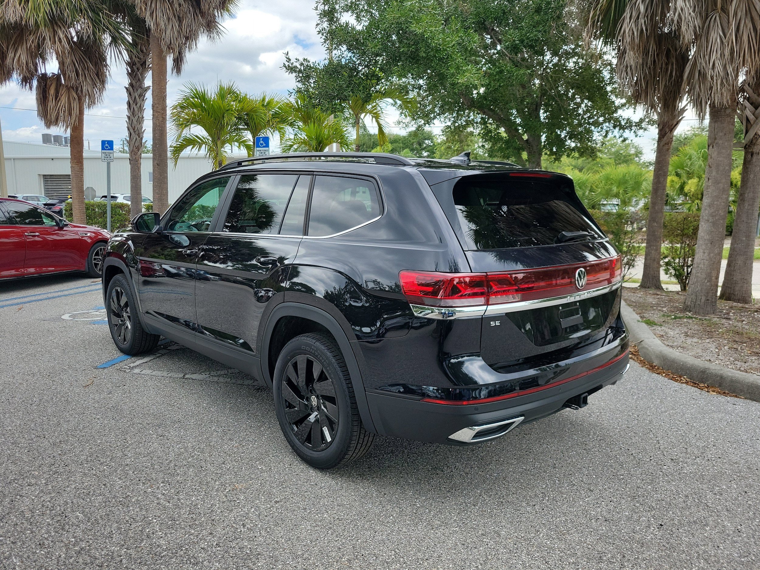 New 2026 Volkswagen Atlas SE FWD image 6