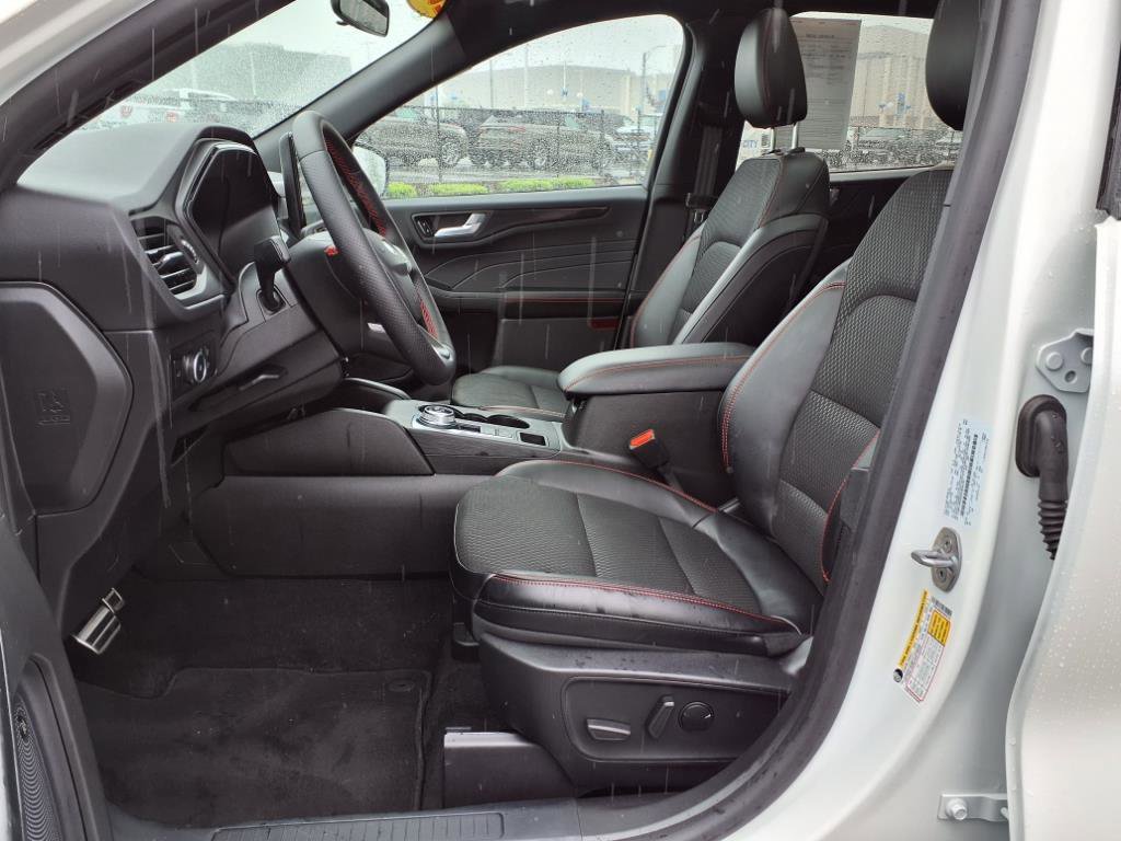 Used 2024 Ford Escape ST-Line Select w/ Tech Pack #2 image 4