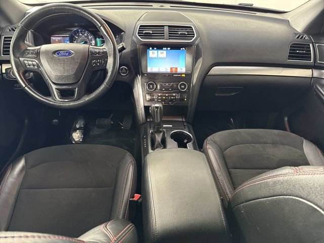 Used 2018 Ford Explorer XLT w/ Equipment Group 202A AWD/4WD image 23