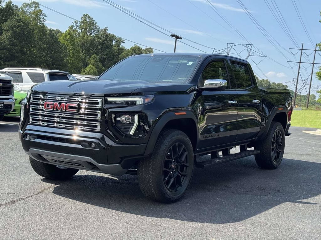 Used 2023 GMC Canyon Denali w/ Denali Black Edition AWD/4WD image 25