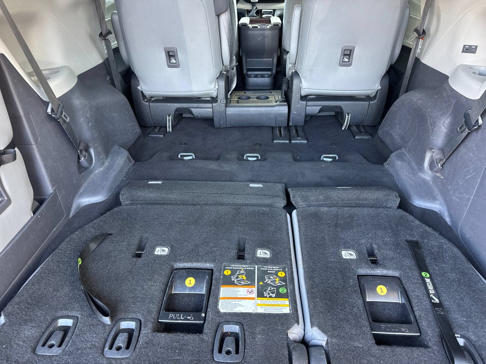Used 2022 Toyota Sienna XLE FWD image 16