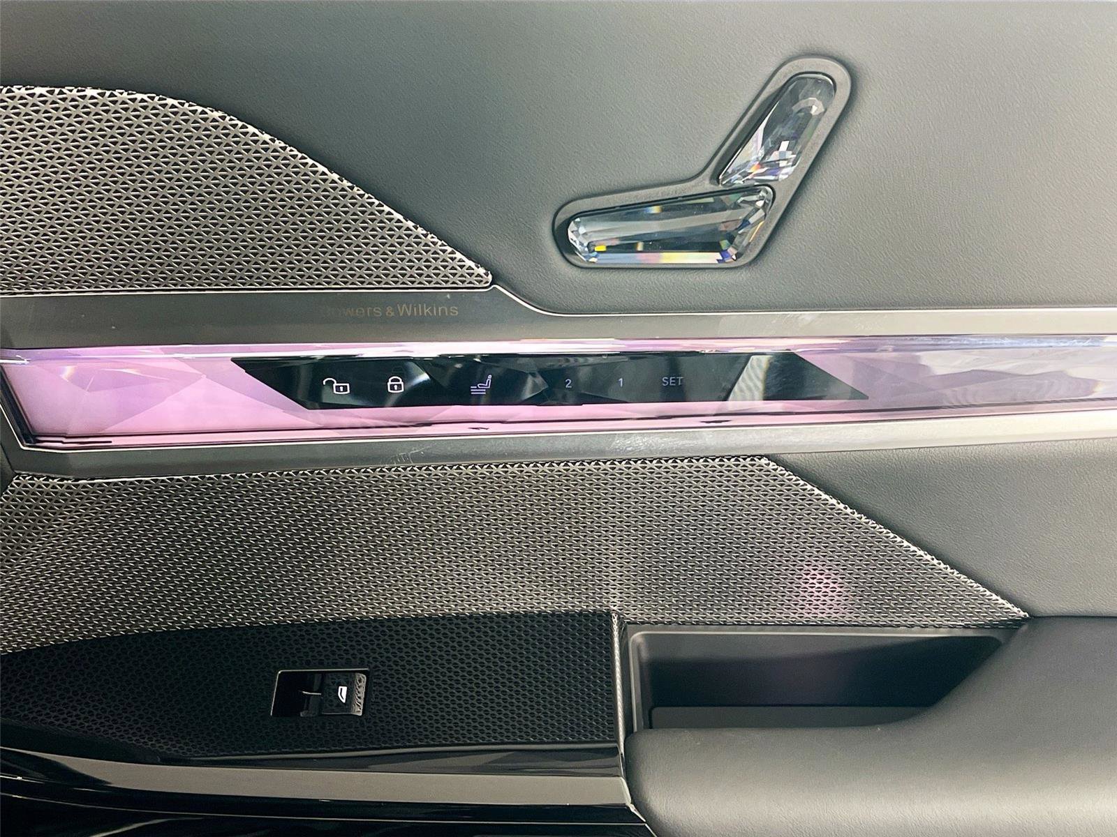 Certified 2024 BMW 760i xDrive w/ Executive Package image 31