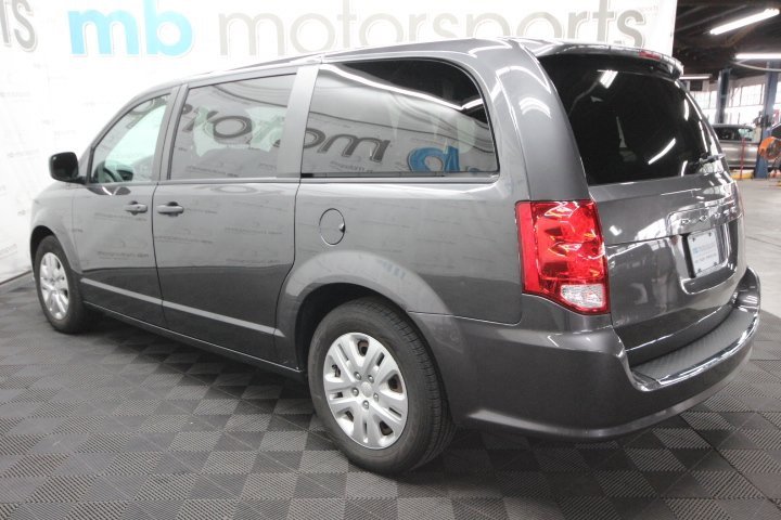 Used 2019 Dodge Grand Caravan SE w/ UConnect Hands-Free Group image 3