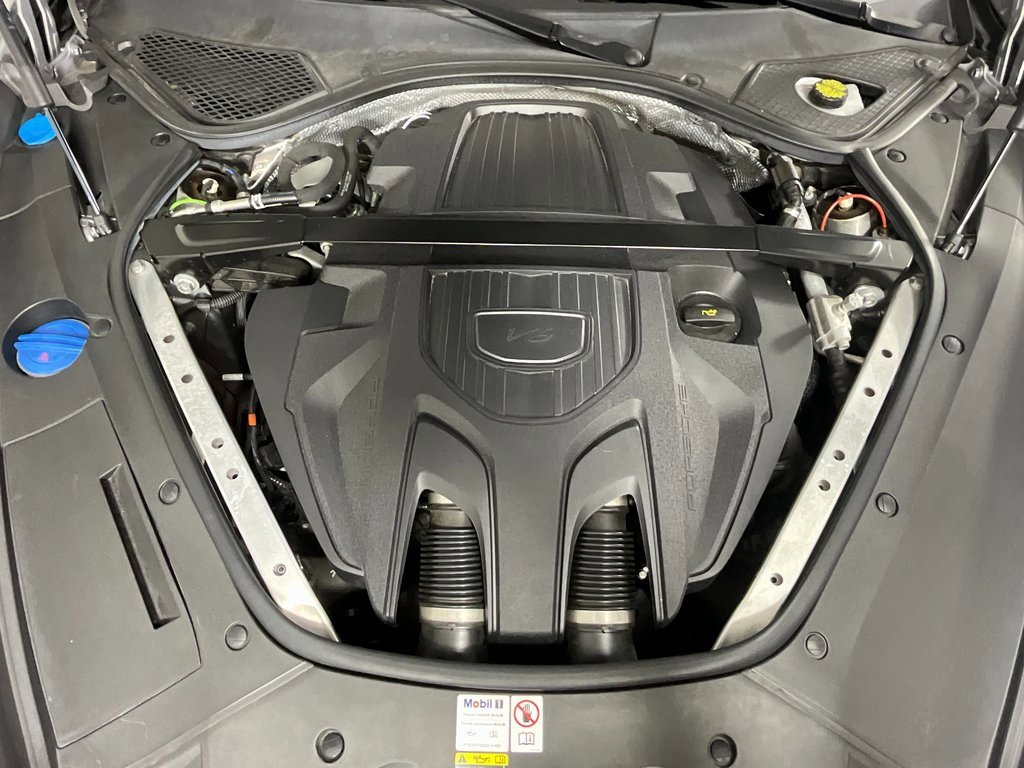 Used 2022 Porsche Panamera Platinum Edition image 29