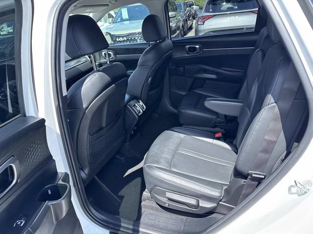 Used 2023 Kia Sorento EX AWD/4WD image 16