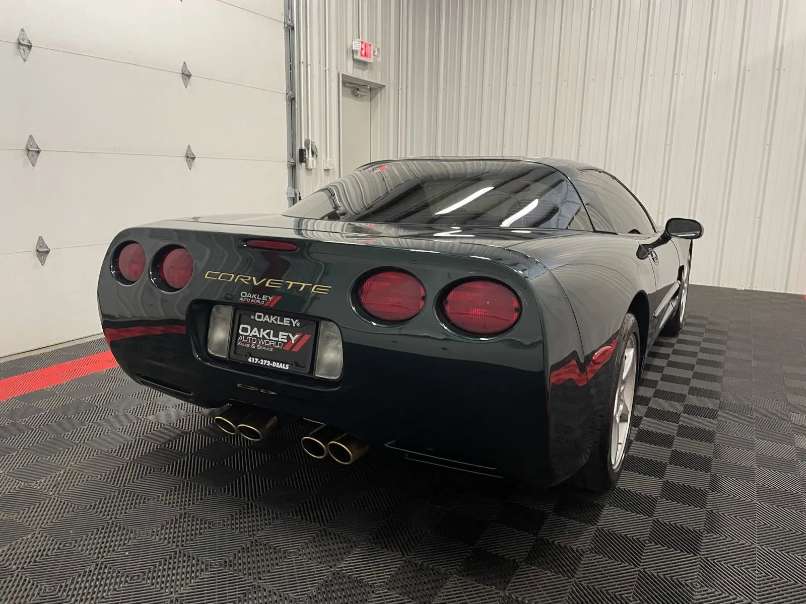 Used 2000 Chevrolet Corvette Coupe w/ Roof Pkg RWD image 18
