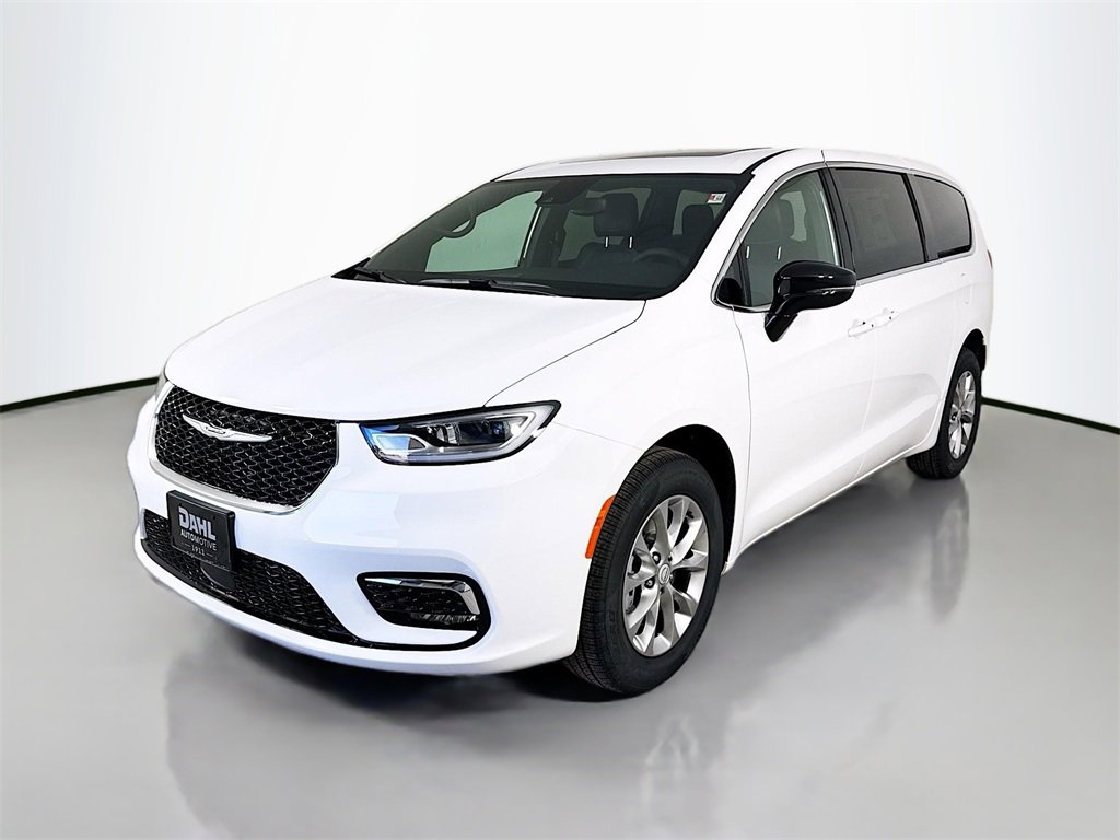 New 2026 Chrysler Pacifica Select image 3