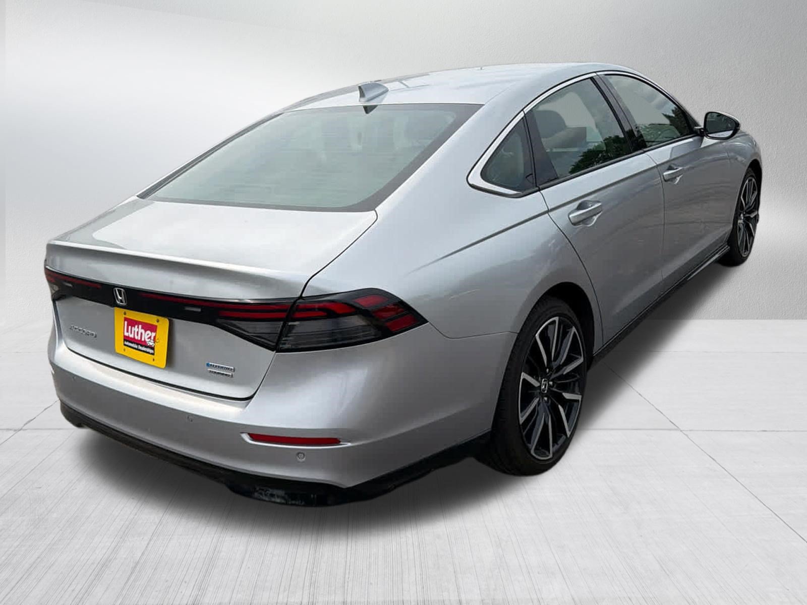 Used 2024 Honda Accord Touring image 6