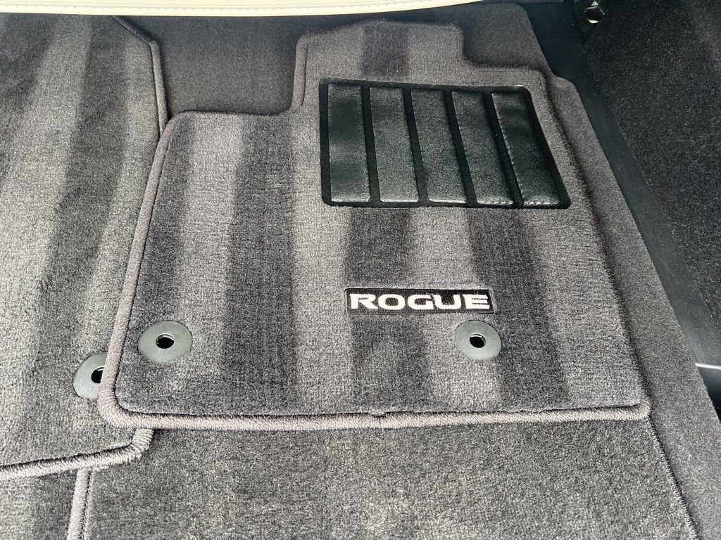 Certified 2026 Nissan Rogue SV w/ SV Premium Package image 13