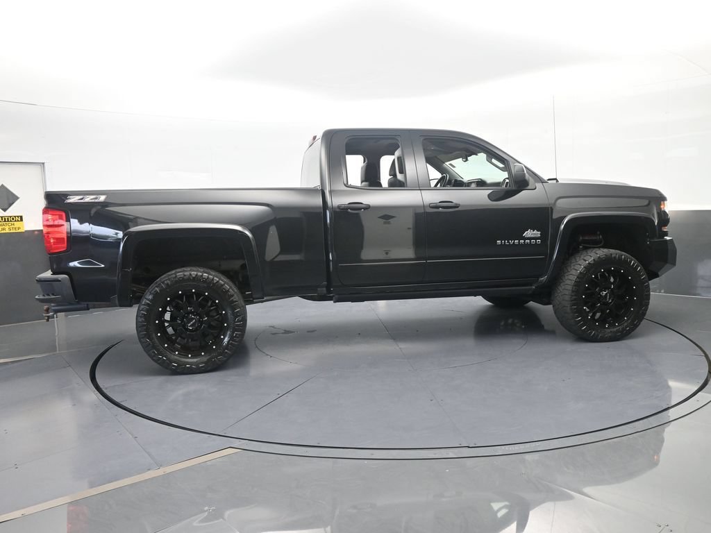Used 2018 Chevrolet Silverado 1500 LT w/ All Star Edition AWD/4WD image 7