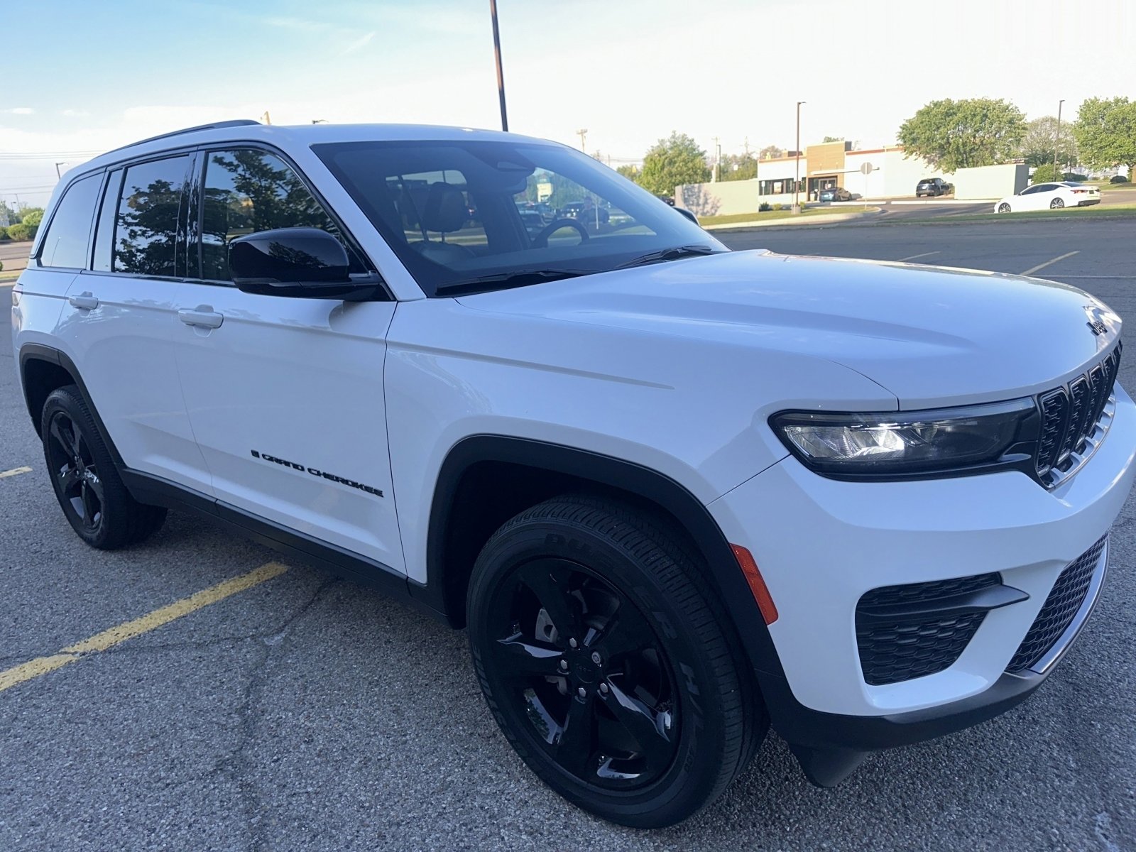 Used 2023 Jeep Grand Cherokee Altitude image 14