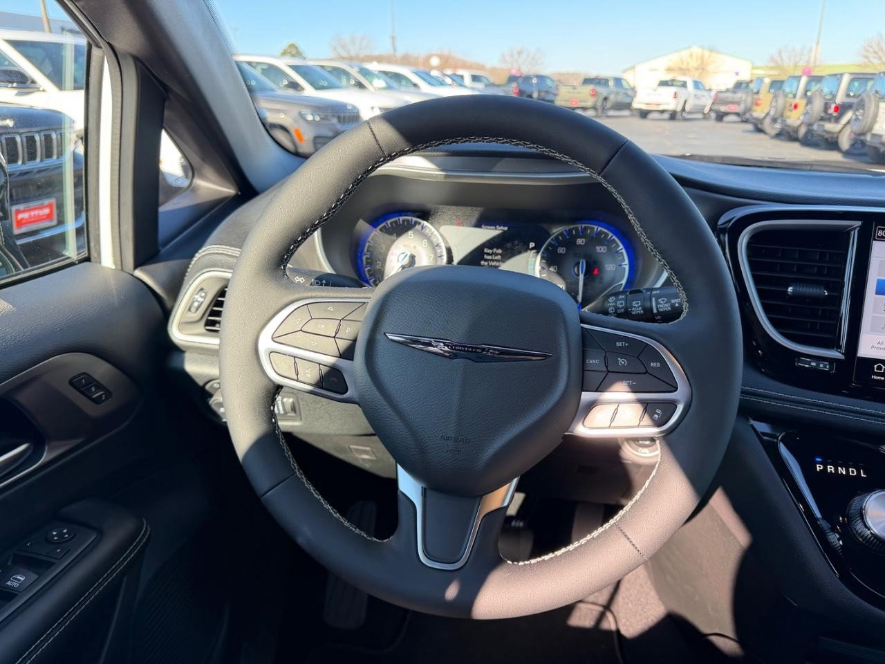 New 2026 Chrysler Pacifica Select FWD image 14