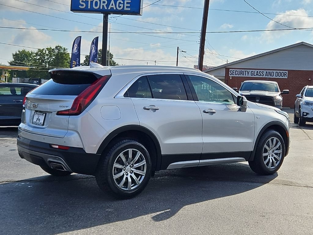 Used 2022 Cadillac XT4 Premium Luxury w/ Safety Alert Package FWD image 17