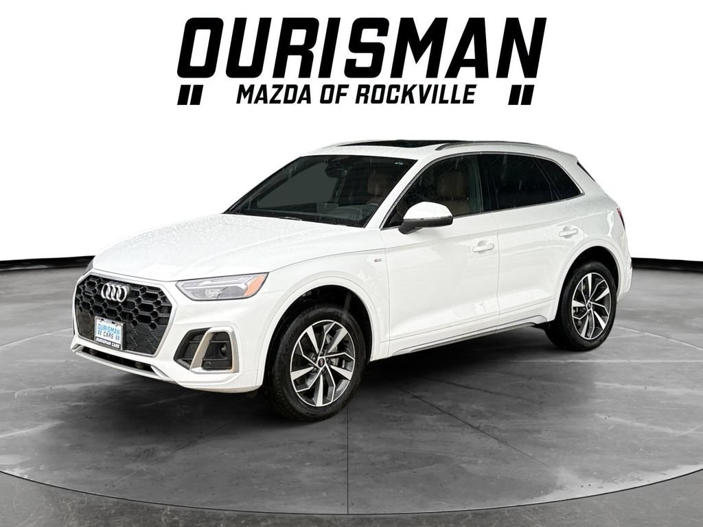 Used 2023 Audi Q5 2.0T Premium w/ Convenience Package AWD/4WD image 2