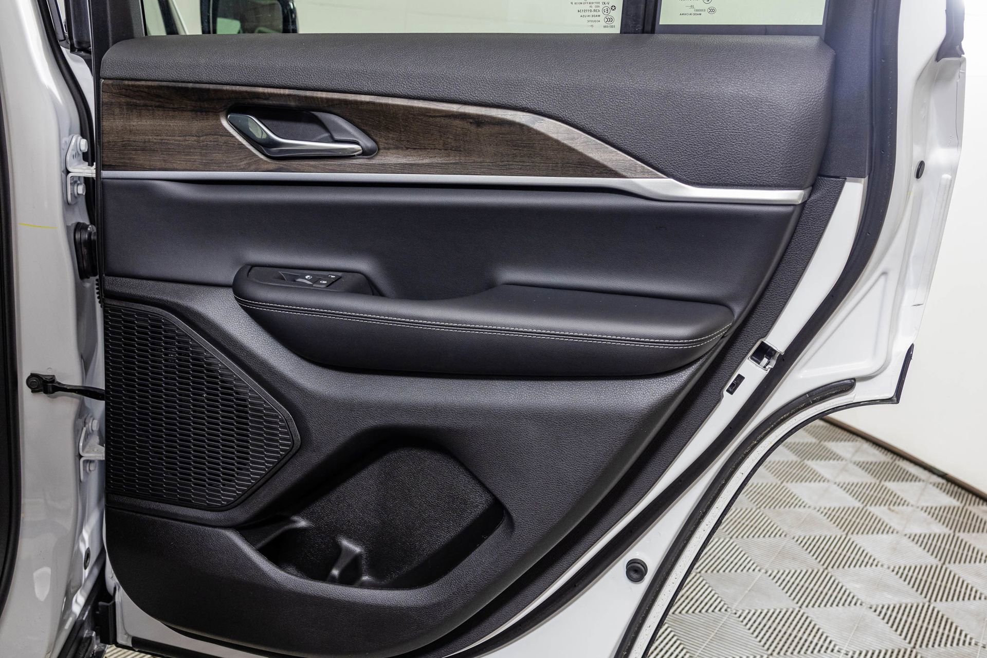 New 2026 Jeep Grand Cherokee Altitude image 42