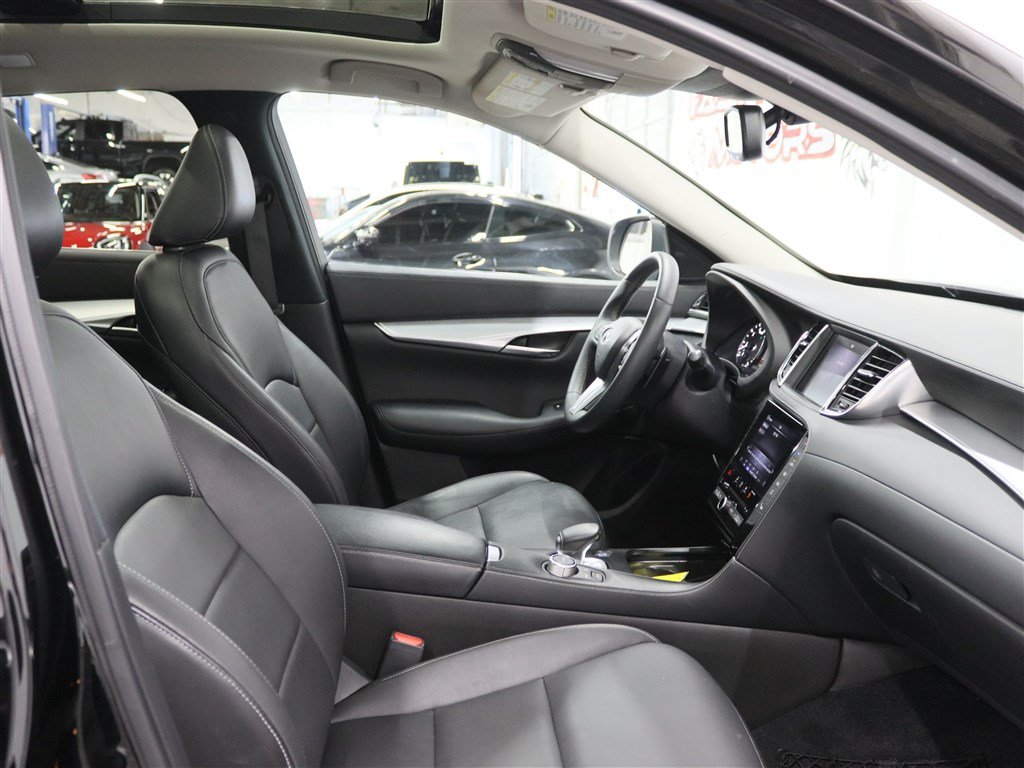 Used 2020 INFINITI QX50 Luxe w/ Cargo Package AWD/4WD image 29