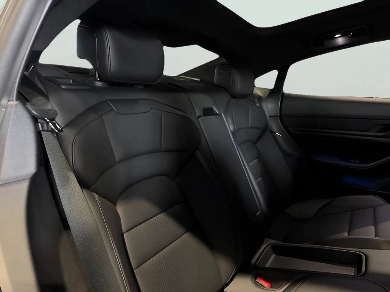 Used 2022 Porsche Taycan RWD image 20
