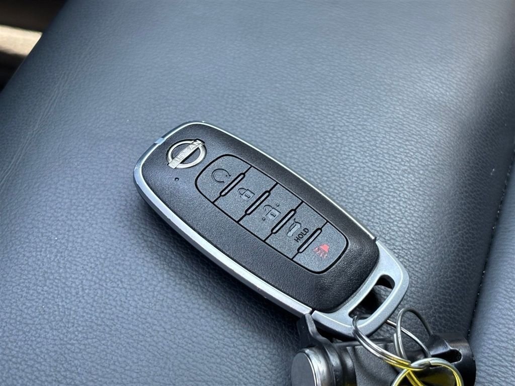 Used 2023 Nissan Rogue SL AWD/4WD image 26