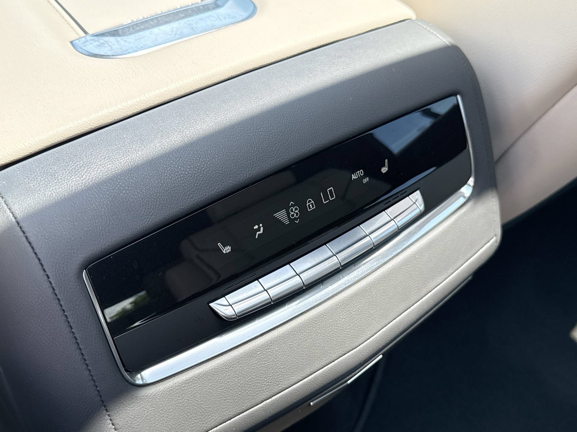 Certified 2022 Cadillac Escalade Sport w/ Touring Package RWD image 18