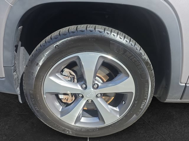 Used 2020 Jeep Cherokee Limited AWD/4WD image 9