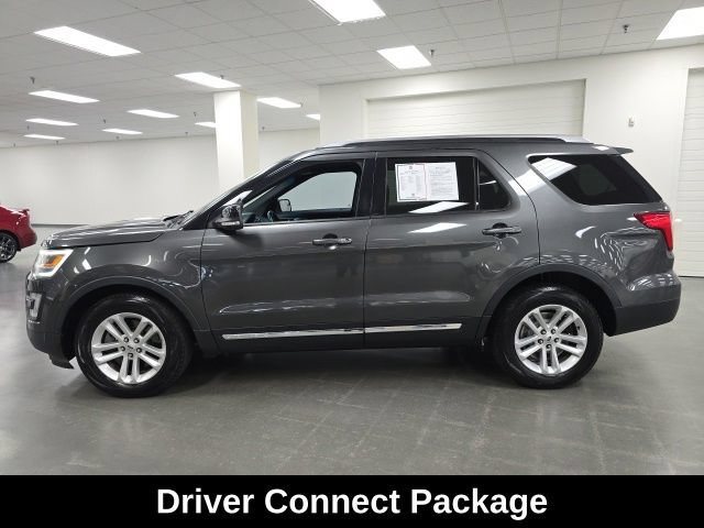 Used 2016 Ford Explorer XLT w/ Equipment Group 202A FWD image 3