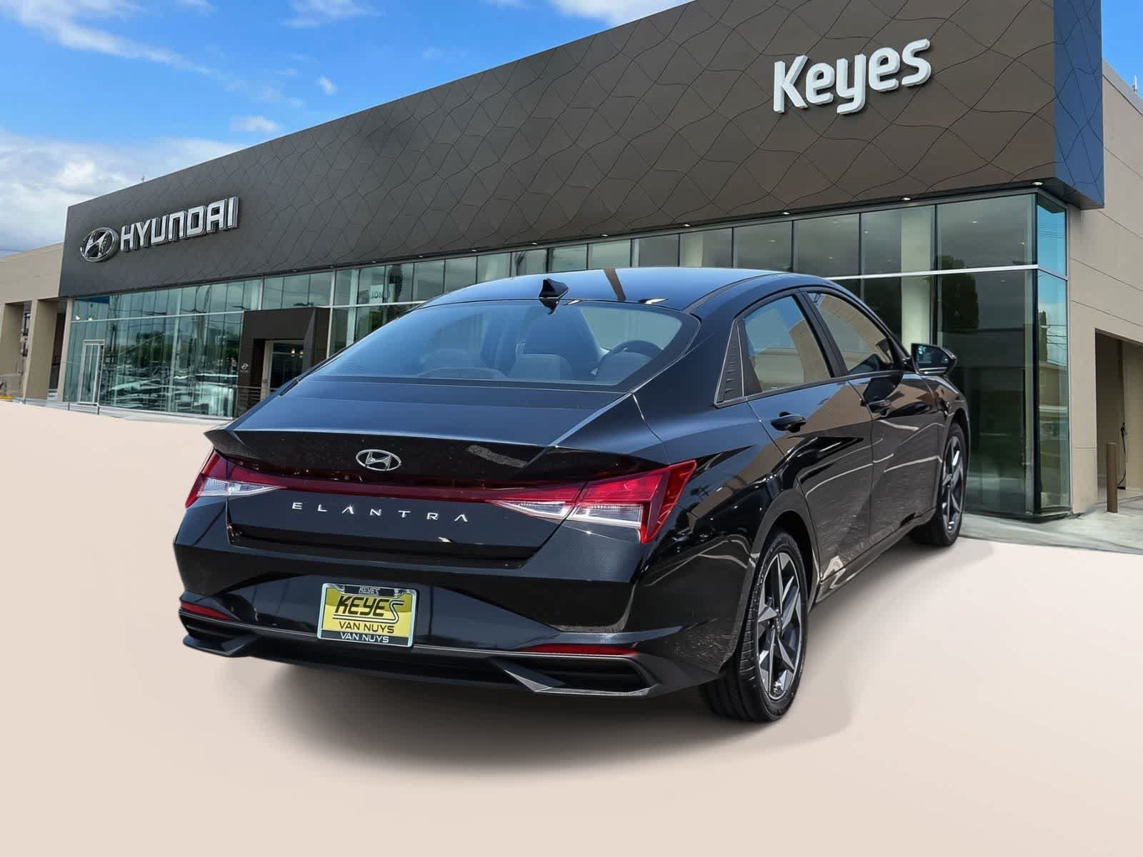 Certified 2023 Hyundai Elantra SEL w/ Convenience Package FWD image 4