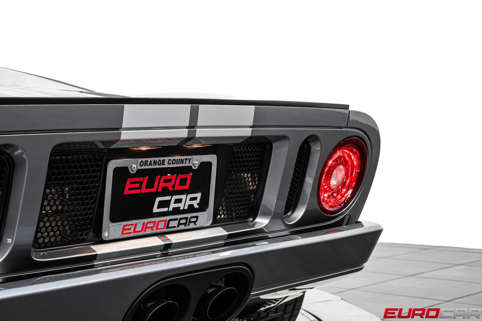 Used 2006 Ford GT RWD image 23