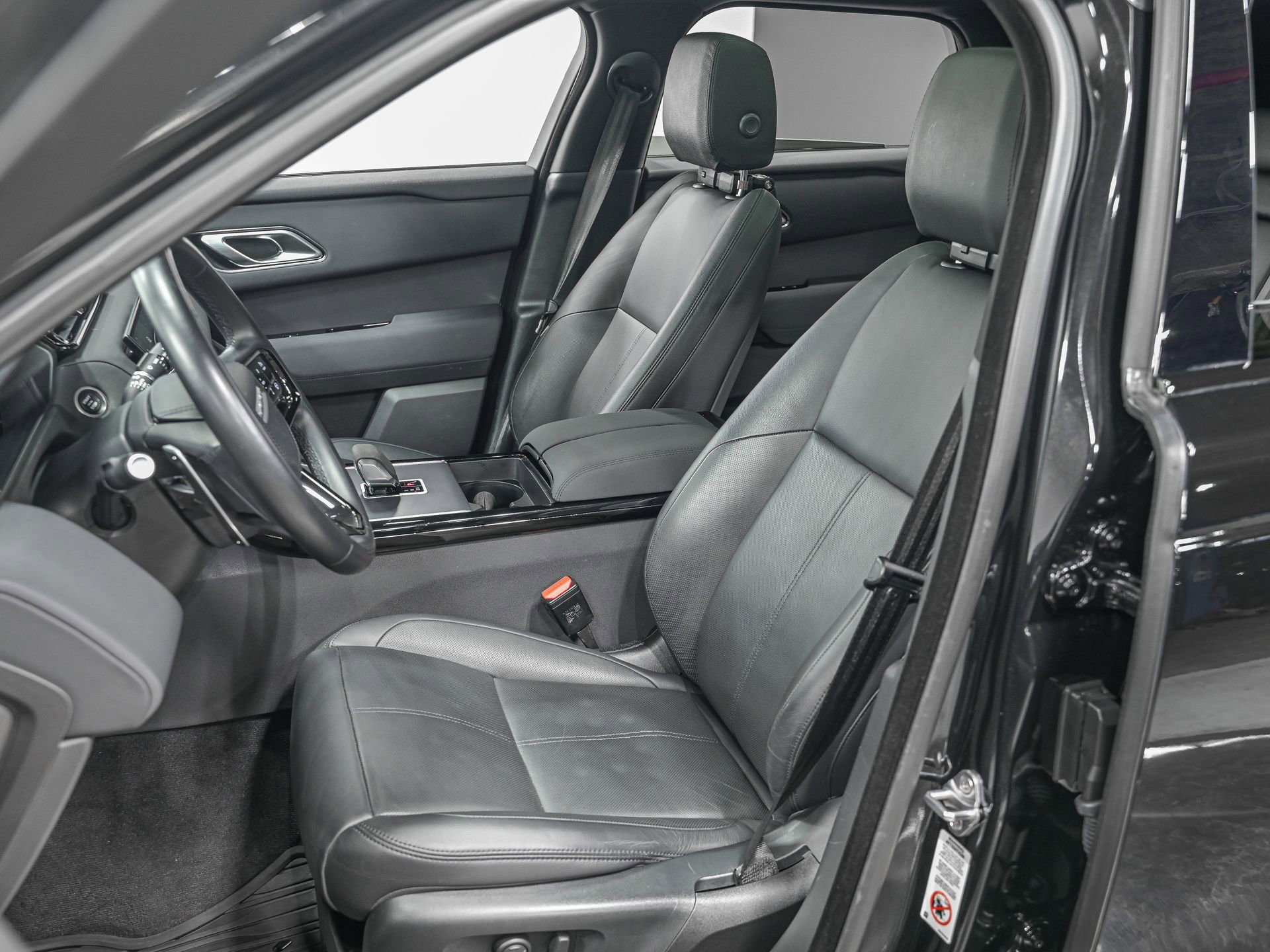 Used 2024 Land Rover Range Rover Velar Dynamic SE image 16